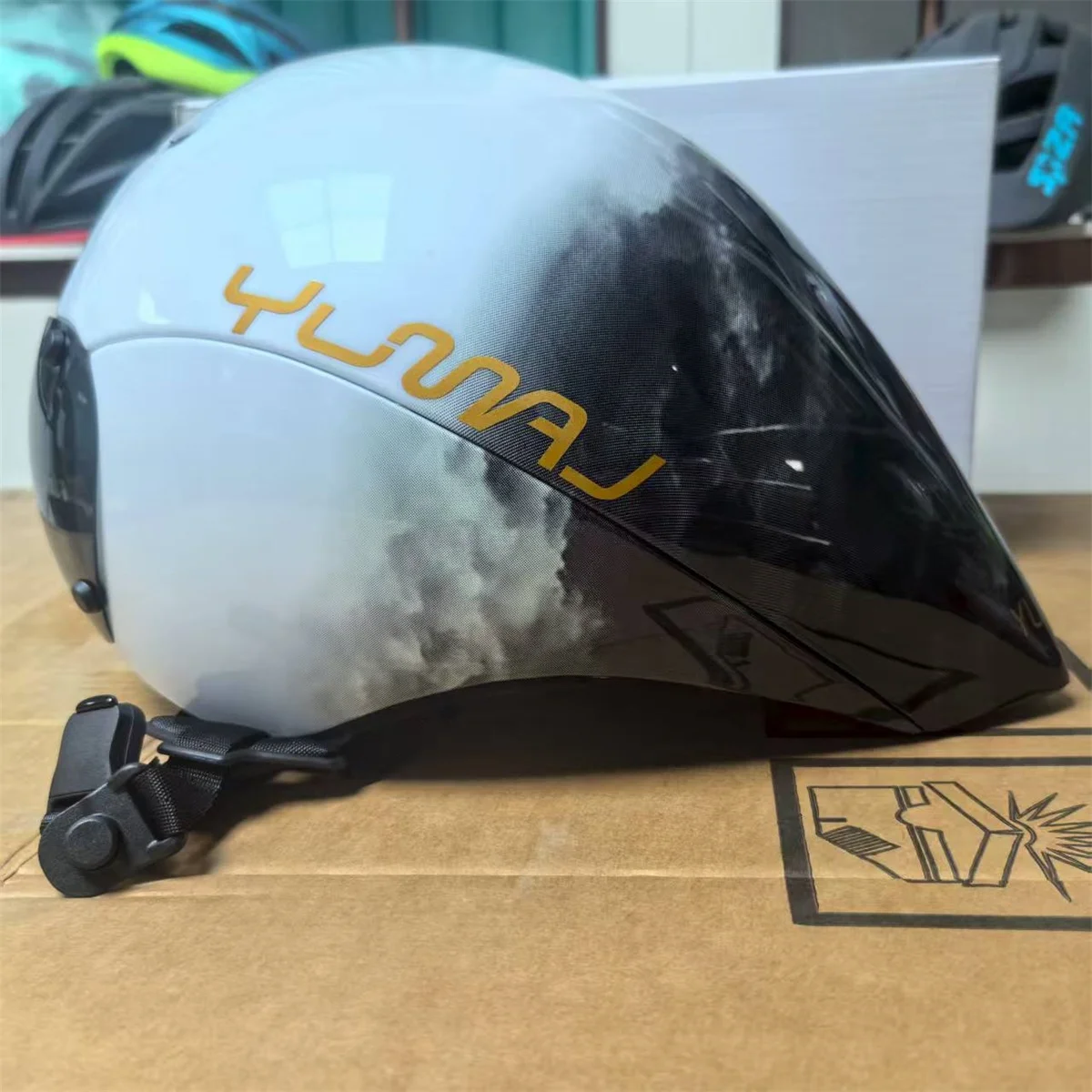 Heißer TT Triathlon-Fahrradhelm für Radfahrtraining und Wettkämpfe mit spezieller Magnetverschluss-Schnalle, spezielle Farbauswahl, Sicherheitshelm YM – Detail 30