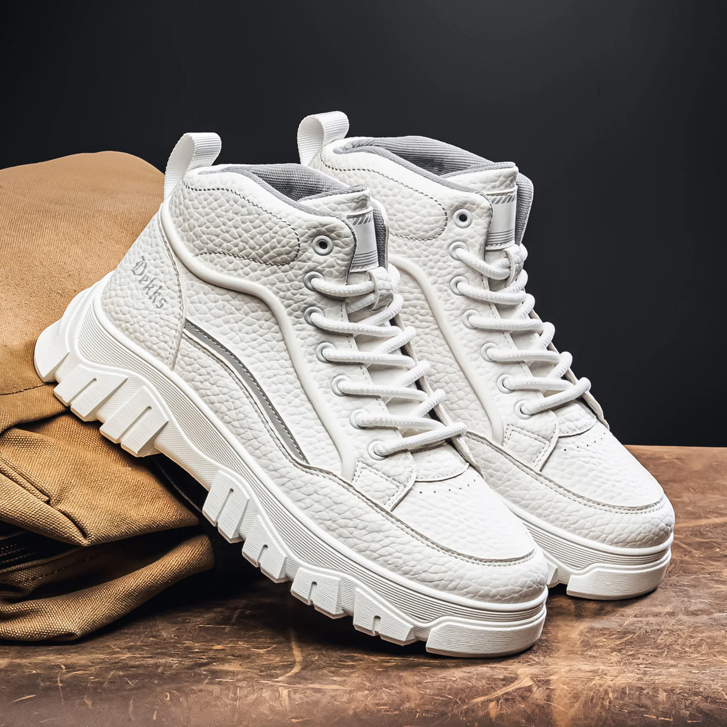 Men's Boots Winter Thick Bottom Heightening Casual Sports Retro Work Boots Outdoor Leisure Style round Toe PU Material