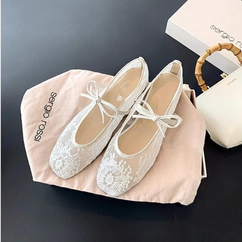 

New Women's Mary Jane Shoes Exquisite Air Mesh Casual Shoes for Woman Fashion Embroidery Flat Shoe Designer Shoes Zapatos Mujer