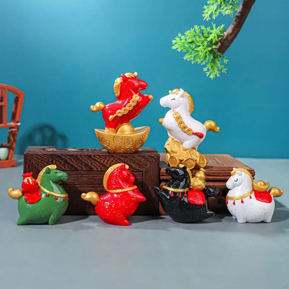 Patung Kuda Poni Resin Desain Hidup Patung Kuda Zodiak Unik Ornamen Bentuk Kuda Kartun yang Indah Festival Musim Semi