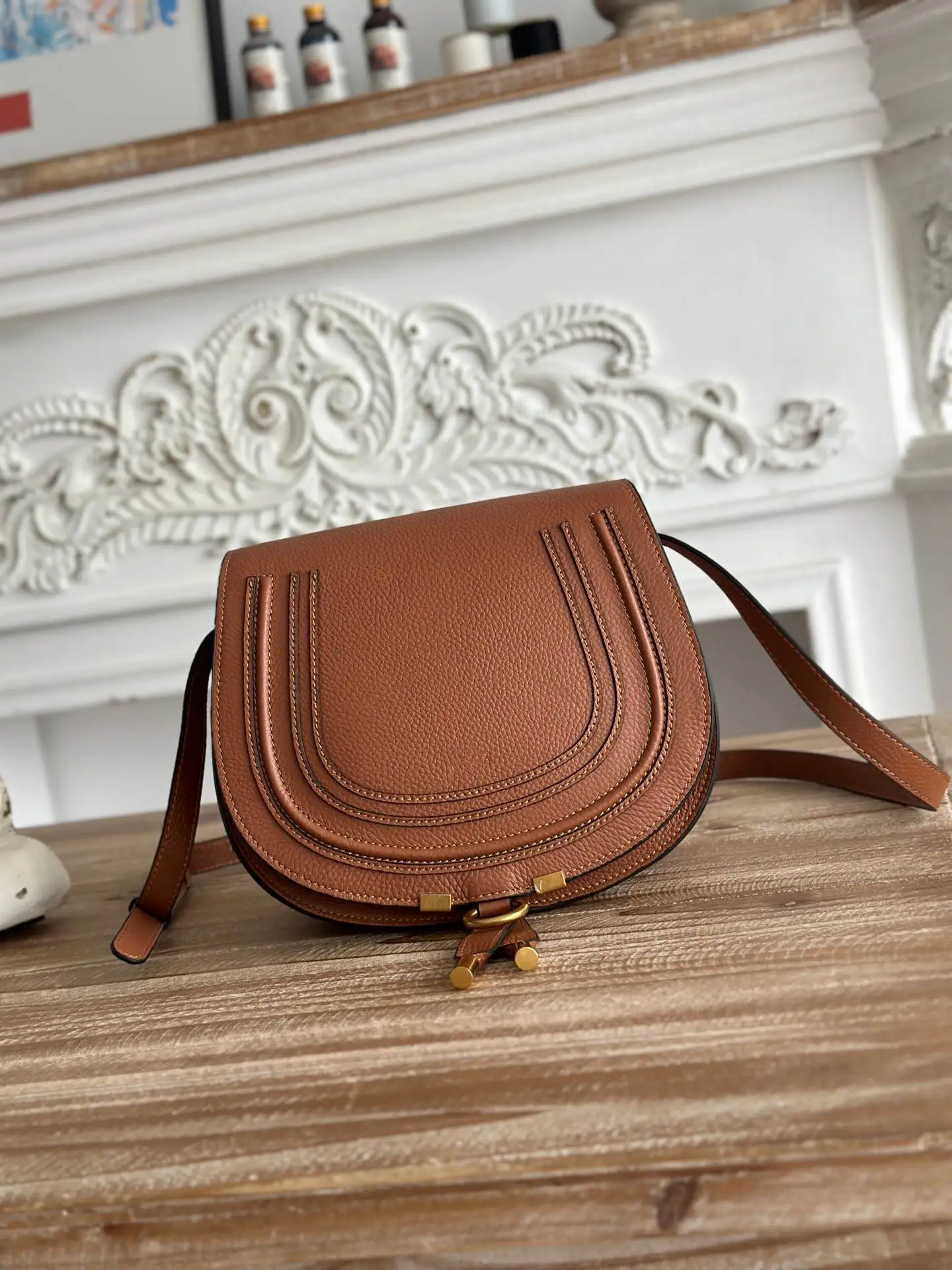 Retro British Style Light Luxury Leather Saddle Bag Women's Crossbody Shoulder Bag Cowhide Versatile Fashion Commuting Handbag