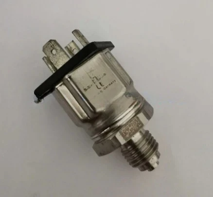 

Датчик давления 401010/000 Датчик 6 бар/4-20 мА дюймов G1/4 с резьбовым интерфейсом