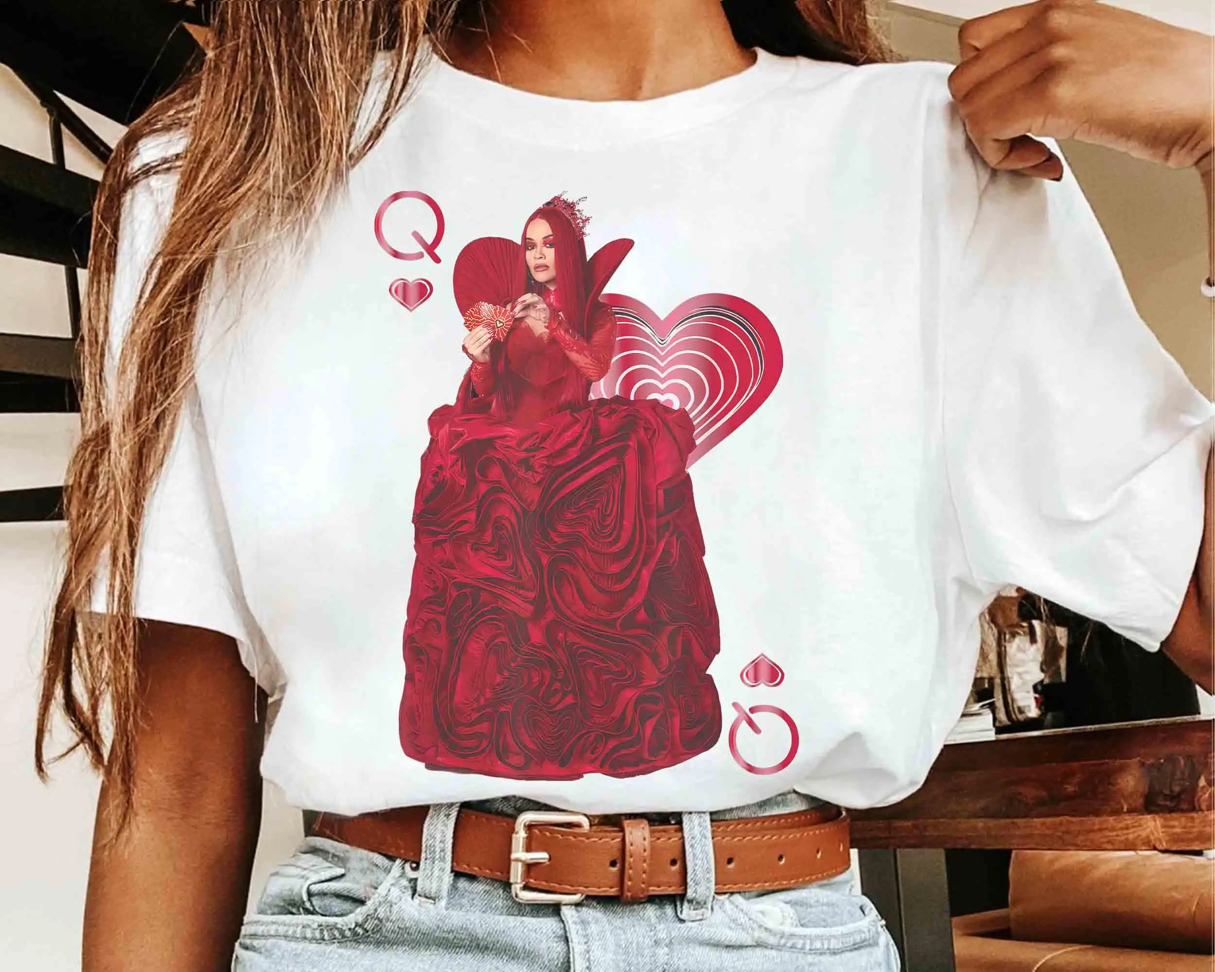 

Disney The Rise Of Red Queen Of Hearts Portrait Shirts Red Evie Chloe Disney Descendants 4 Movie Tee Birthday Girl Trip