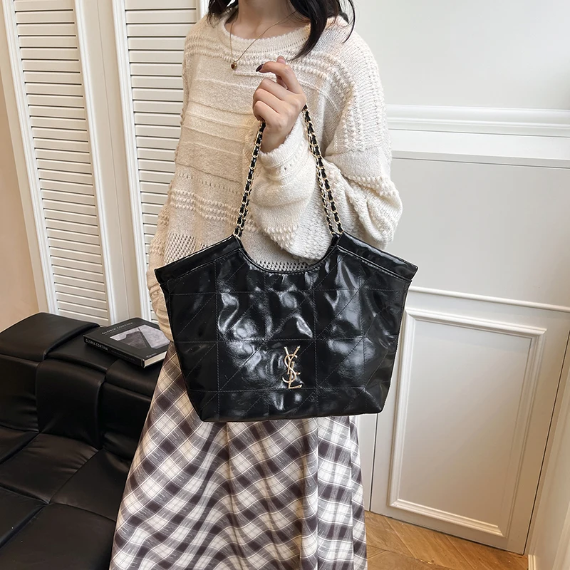 

Luxury Brand Women's Leather Crossbody Bag Elegant Fashion Handbag Classic Designer Tote For Chic Modern Ladies