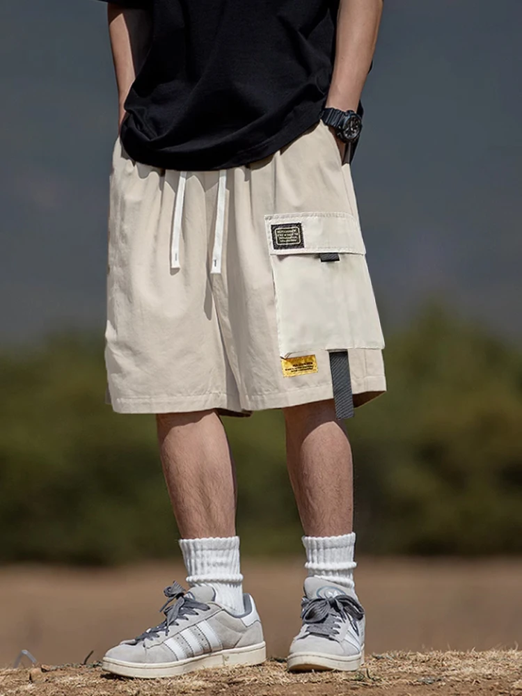 Shorts men outside the summer wearing Korean version of loose fashion ins cargo pants trend with straight casual pants