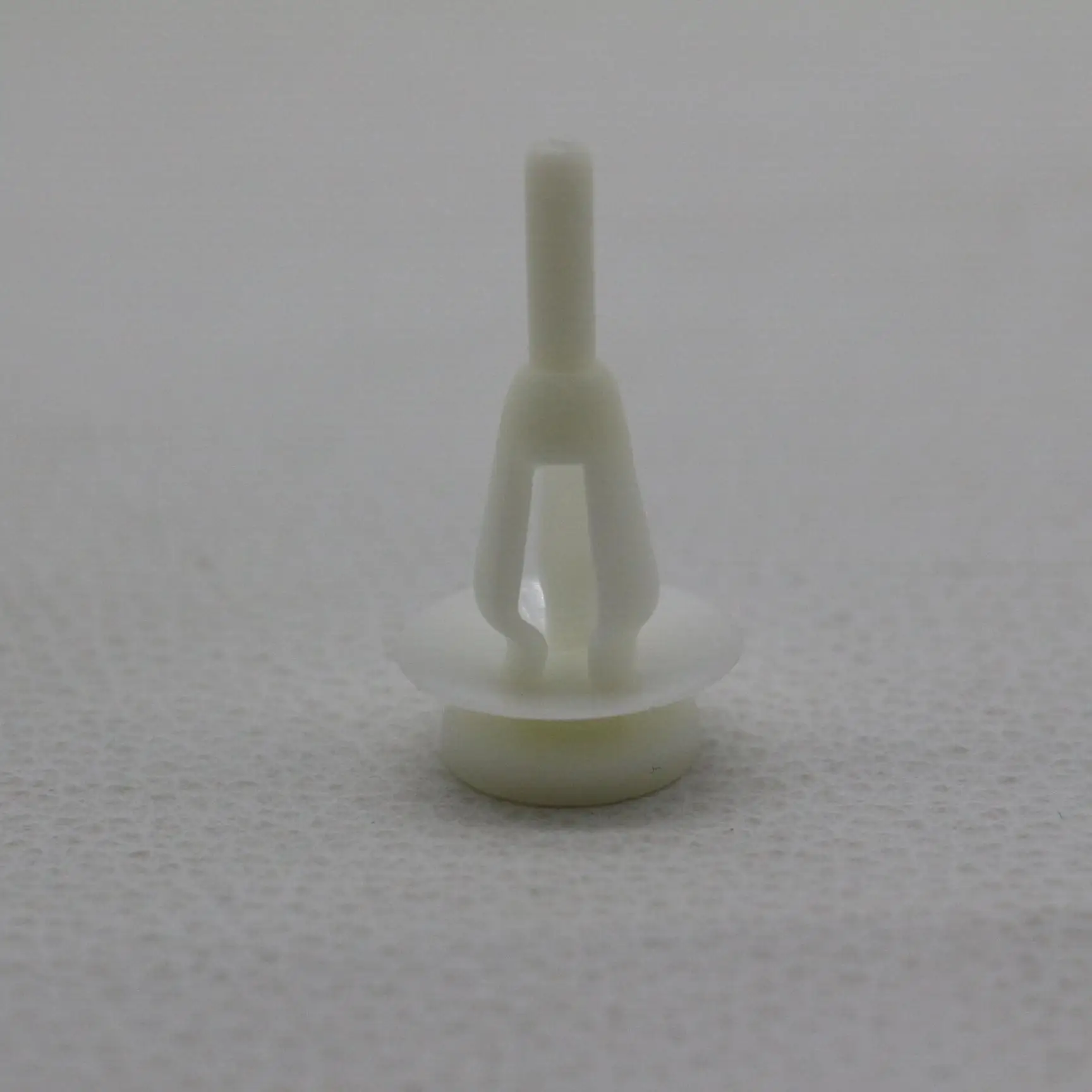 25 Pcs Nylon White Door Trim Rivet Retainer For Mitsubishi Eclipse 90-99 Montero Sport 97-04 Fastener Clip MB566719 M566719