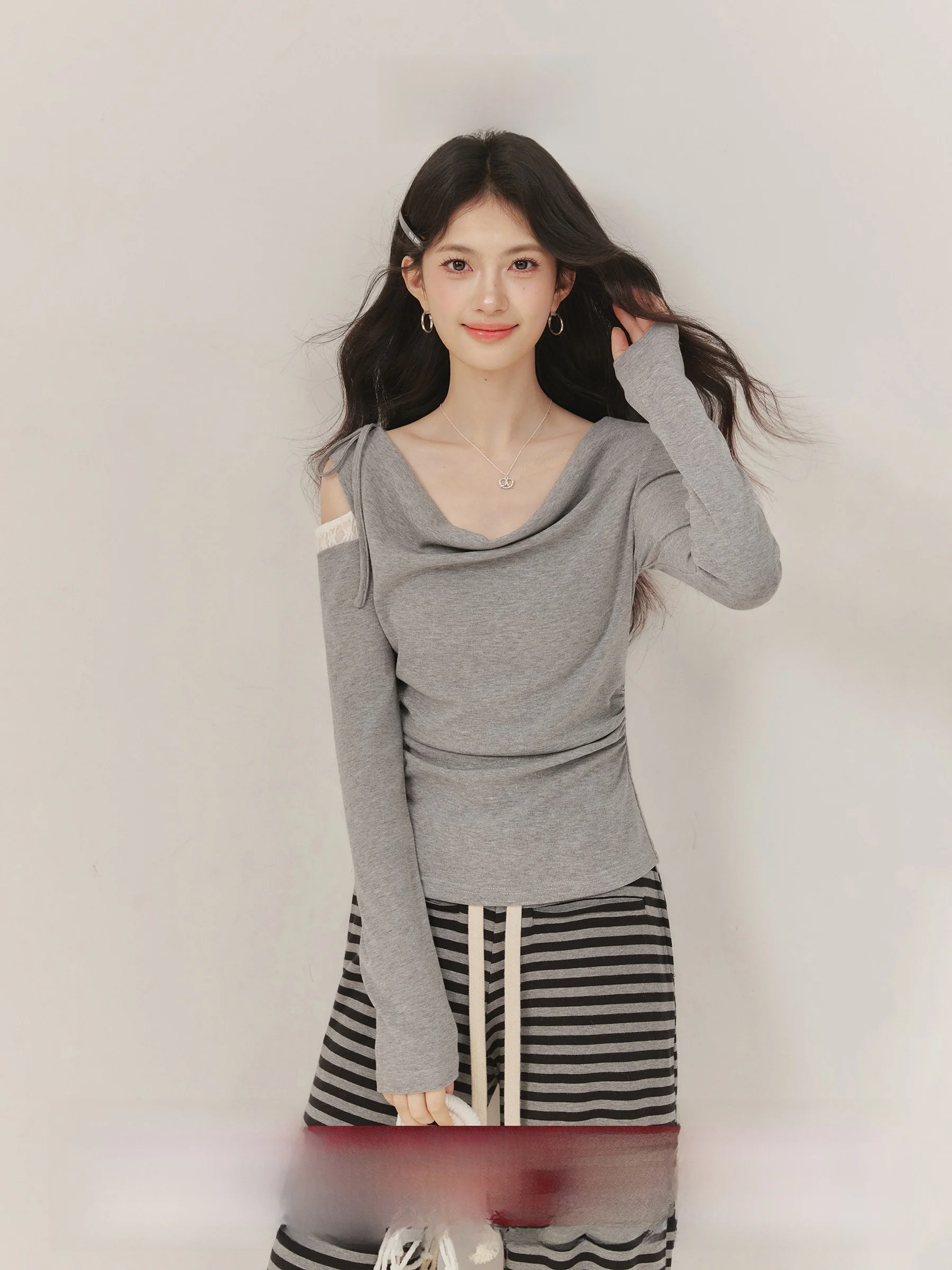 

Ele ey Knitted oulder Bared T-irt Women's Spring Faionable Slim Fit Long Sve Casual Sle 《 》