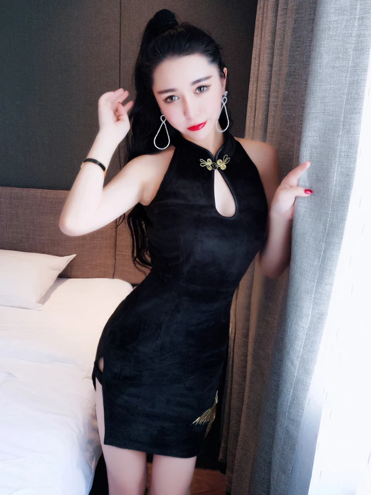 

Sexy Short Qipao Dress Side Slit Embroidered Skirt Bodycon Nightclub Temptation Low Cut Vintage Style Women's Fashion