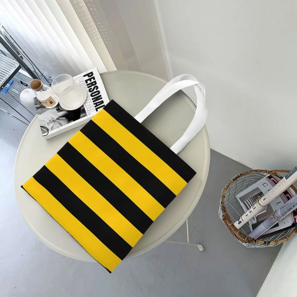 Zwarte en gele strepen geometrisch gestreepte bijenboodschappentassen dames canvas de draagtas opvouwbare schoudertas reishandtas