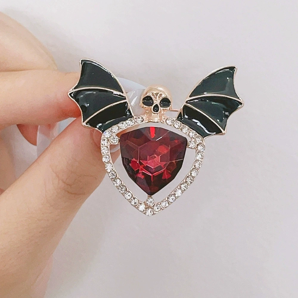 Halloween Drip Oil Bat Skull Brooch Personalized Fashion Retro Wings Accessories Chest Flower Pin Female