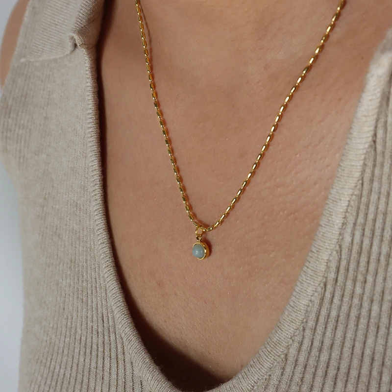 2023 New Stainless Steel Gold Color Headpiece Korean Palace Vintage Natural Stone Rice Pearl Chain Necklace