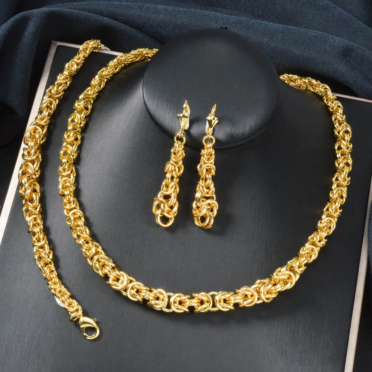 

Luxury 3Pcs Jewelry Set for Women Gold Plated Necklace Bracelet Earrings Gift Set Elegant Affordable Valentine Mother Day Gift