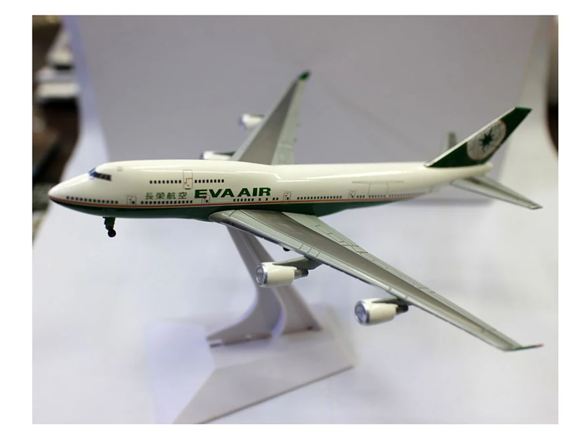 1/400 Scale Boeing 747-400 Eva Air Evergreen Airlines Passenger Plane Alloy Aircraft Model Souvenir Hobby Gift Collection Metal