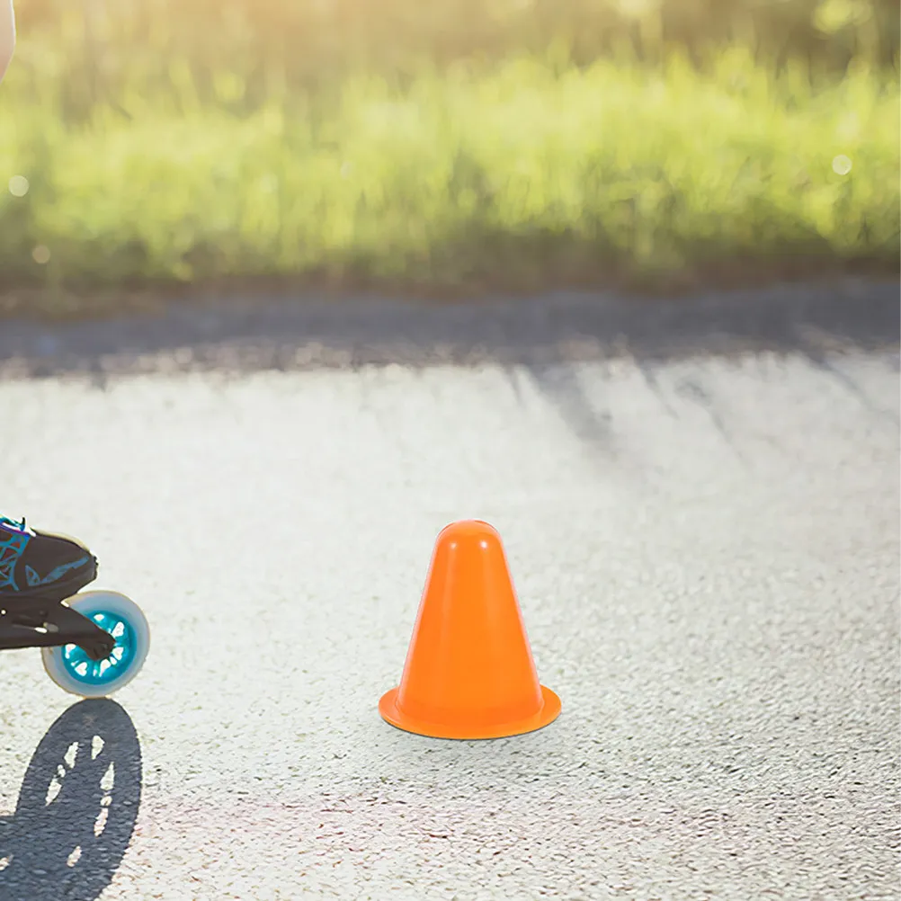 

25 шт. конусов для тренировок по катанию на коньках, яркие пластиковые маркеры для развития ловкости, многофункциональные конусы для скоростных упражнений на открытом воздухе, конусы-препятствия для роликовых коньков