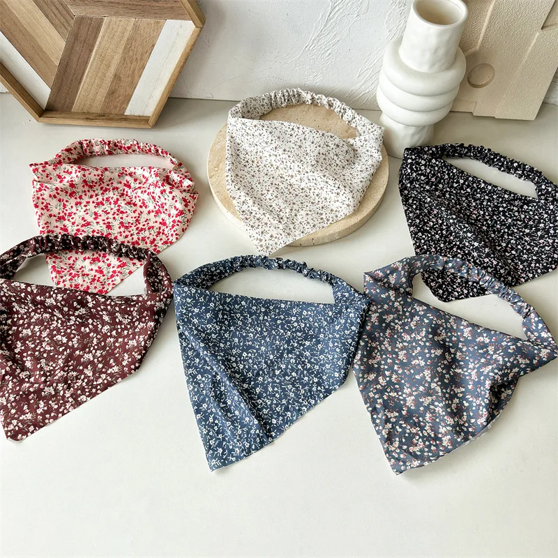 Newest Woman Small Floral Fabric Bandanas Girls Fresh Triangle HeadScarf Ladies Summer Autumn Hair Scarf Hair Accessories Turban