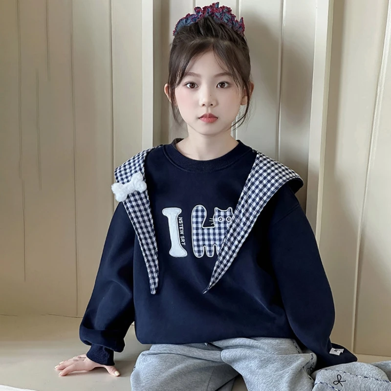 

Girls' 2-in-1 Hoodie with Fashionable Cartoon Embroidery Outerwear and Fleece Lining for Fall/Winter 2026 Big Kids Layered Look