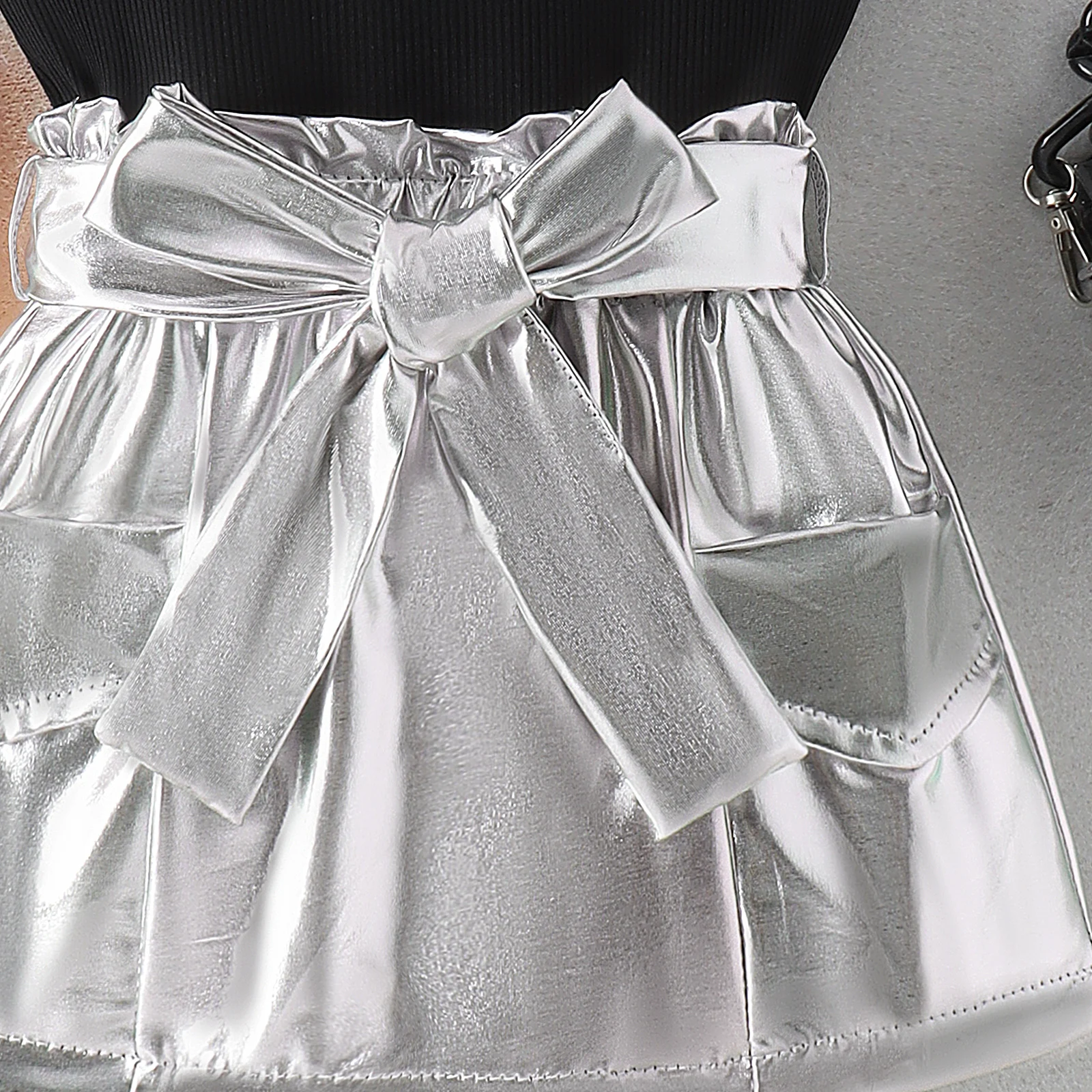 2PCS Summer 0-4 Years Old Girl Baby Soft And Comfortable Simple Beautiful Black Pit Strip Flying Sleeve Top + Silver Skirt