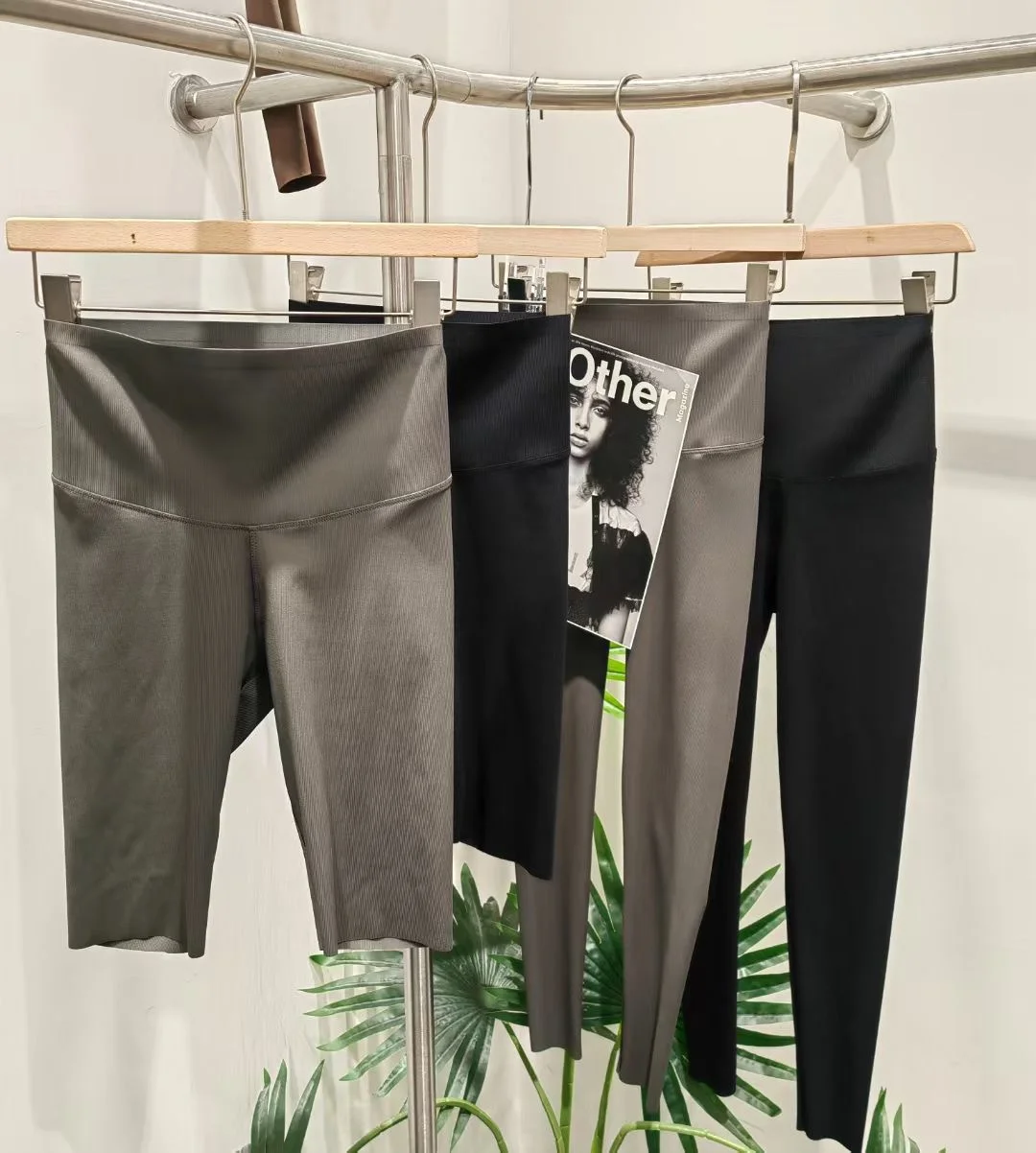 

Ultra-Thin Five-Quarter Ice-Silk Vertical Stripe Yoga Pants Women's Summer Outdoor Wear Fitn Cycling Nine-Point Mask Pants