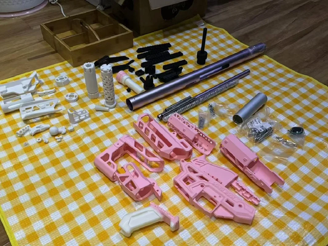 Рисунок 2 - Детали игрушечного пистолета —