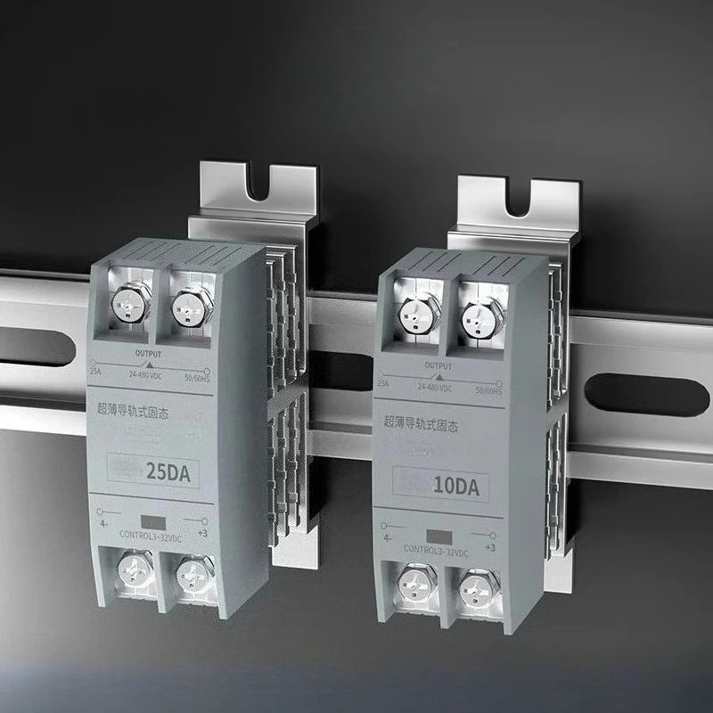 Guide Rail Single-phase Solid State Relay 24V DC Control AC 220V Radiator Integrated SSR-25DA 60DA