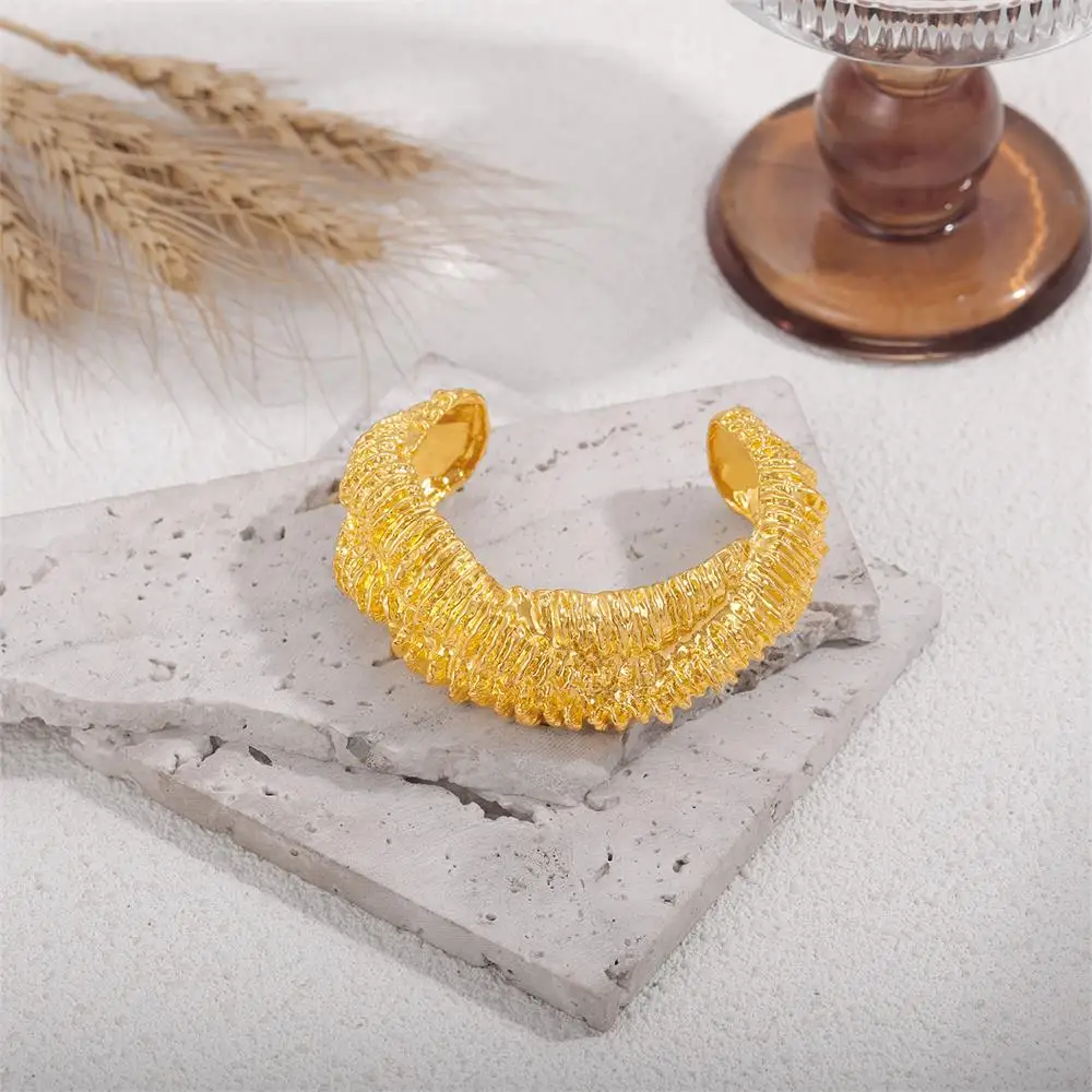 الهيب هوب روك الحمم محكم مكتنزة افتتاح الإسورة متعدد الطبقات المعادن تويست 18K مطلية بالذهب سوار مقاوم للماء مجوهرات اليد الفريدة