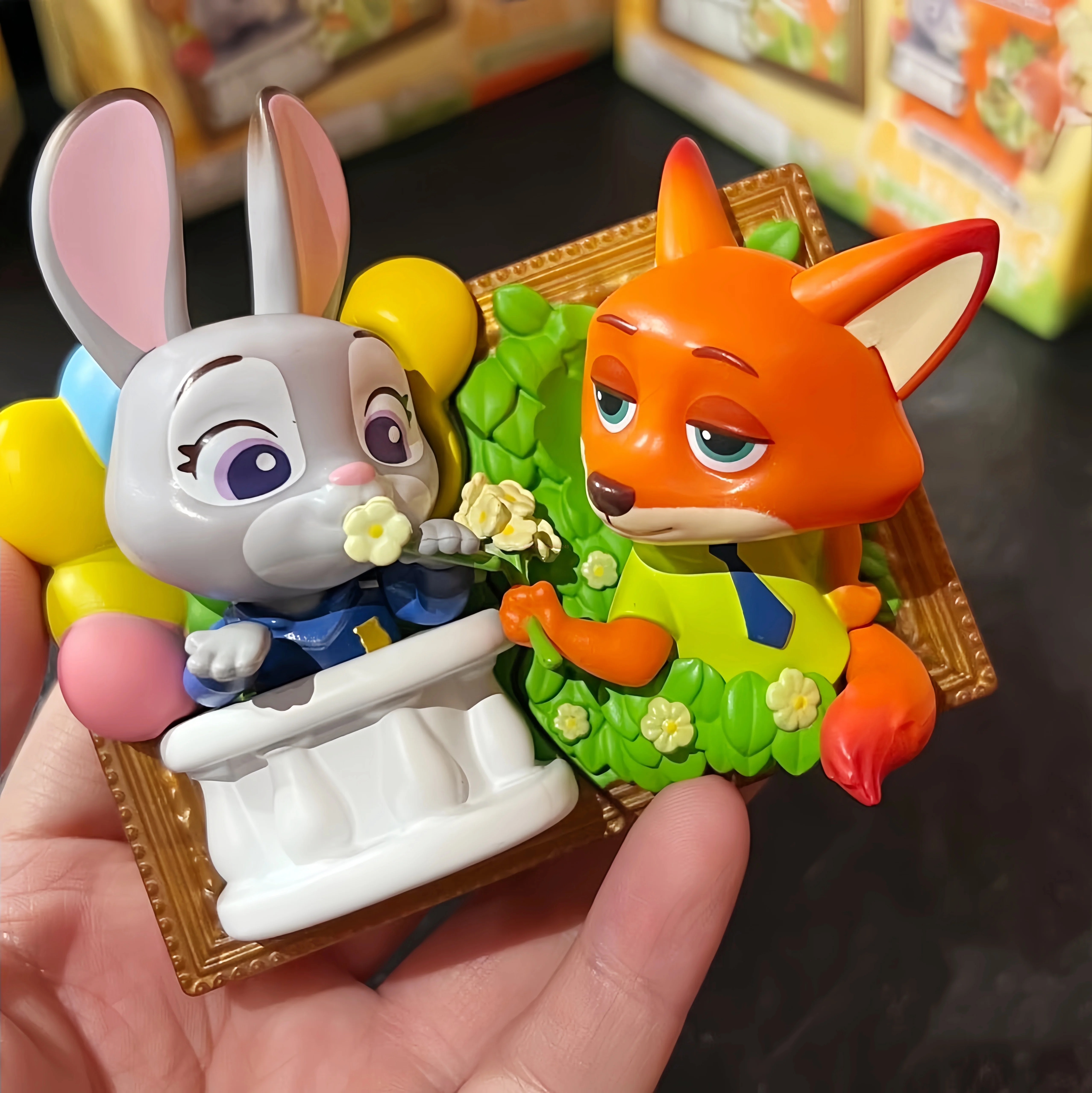 Nouvelle série Disney Zootopia célèbre peinture Attraction magnétique boîte aveugle jouet mignon film marchandise salle voiture décorations cadeau