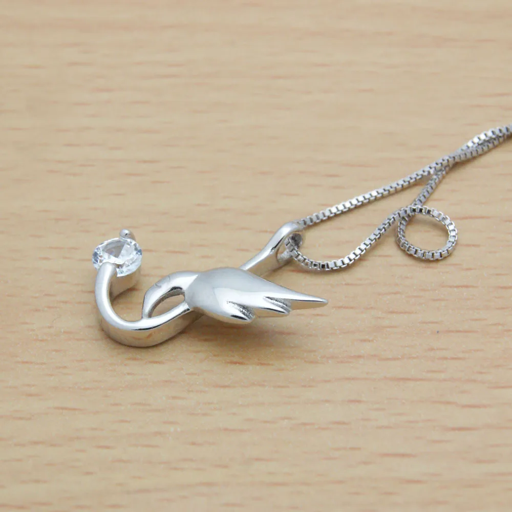 

Light Luxury Swan Lake 925 Silver Choker Angel's Wings Pendant Zircon Retro Collar Necklace for Women Silver & Sparkling Zircon