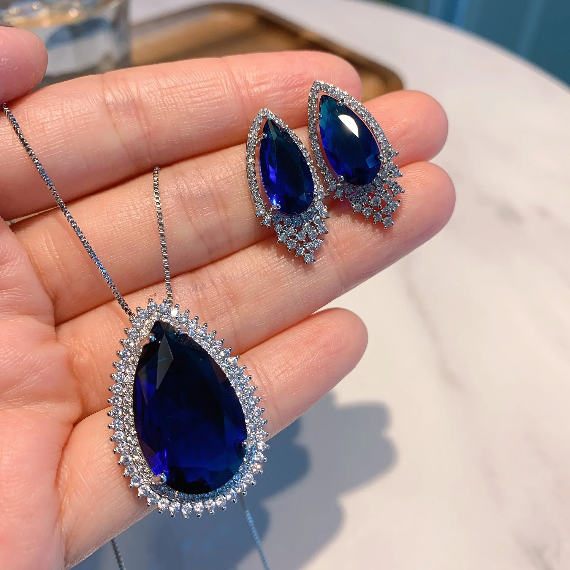 NEWJewelry Tanzania Blue Treasure Earrings Necklace Jewelry Set Earstuds 8 * 16 Pendant 15 * 25 Jewelry Wholesale