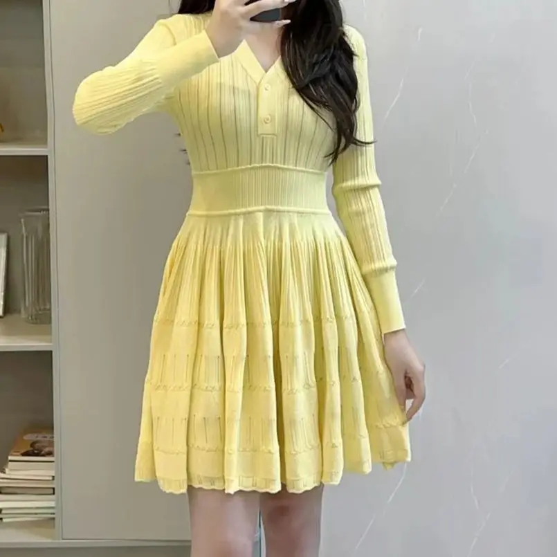 

Spring And Autumn New Fashionable Temperament Commuting High Quality Women's Knitted V-Neck Long Sleeve Slim Fit A-Line Dress