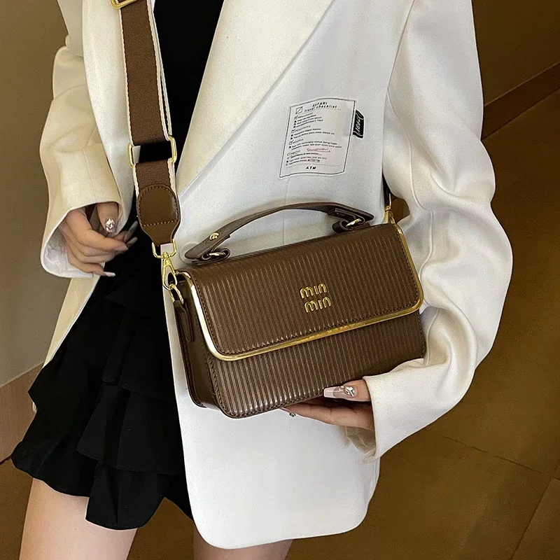 

2025 New Luxury Retro Messenger Bag Solid Color Crossbody Women's Leather Vintage Minimalist Commuter Party Textured Purse