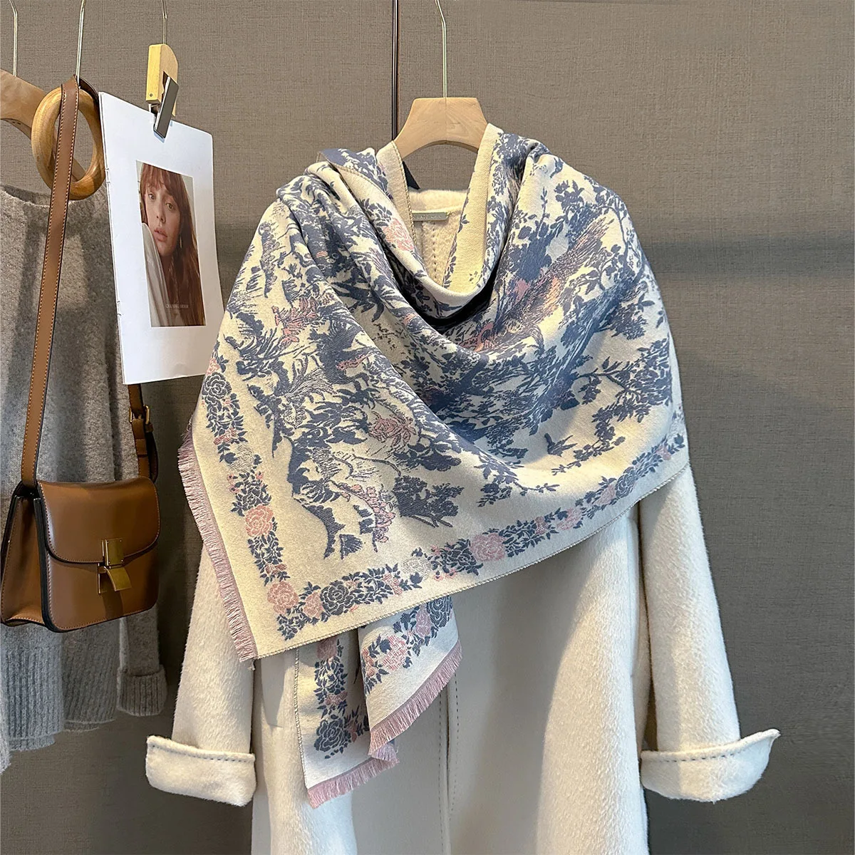 

Женская толстая двусторонняя модная теплая шаль с бахромой, новый зимний шарф из искусственного кашемира, роскошное одеяло, шарфы, одеяло Bufanda