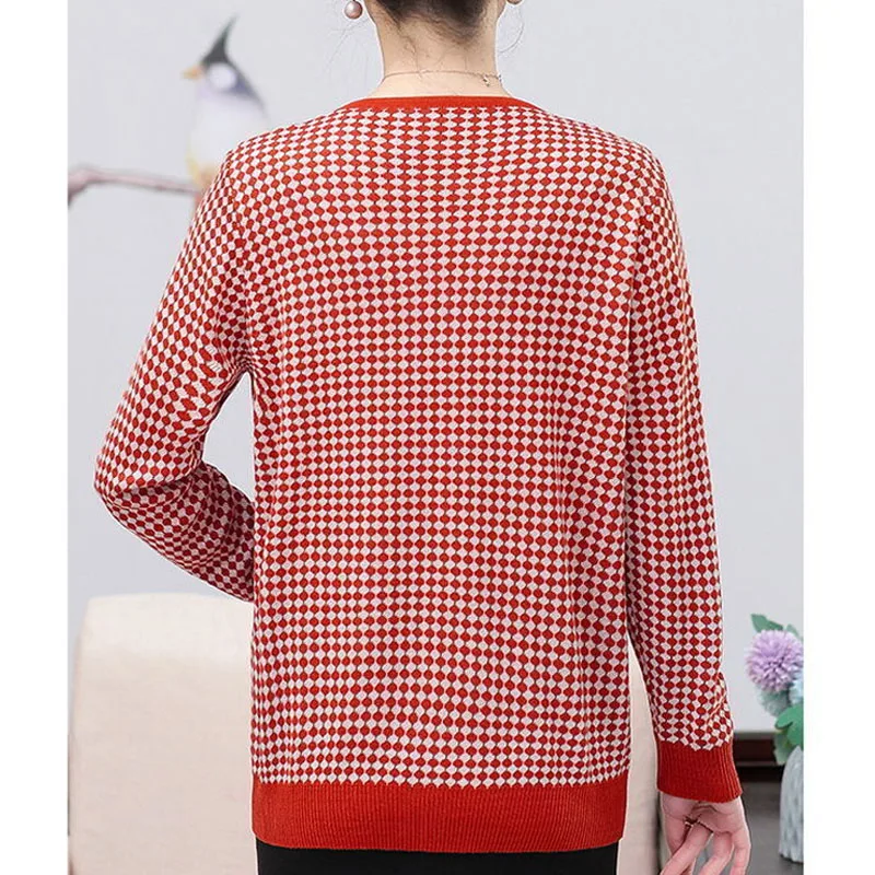 Commute Fashion Round Neck Spliced Plaid Knitted Tops for Female Casual All-match Long Sleeve Sweaters Spring Women\'s Clothing