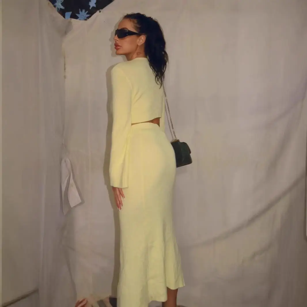 

Faionable Slim Fit Knitted Dr Set Pure Color Square Collar Two Piece Suite New Arrival Autumn Sle for Middle-Aged Women