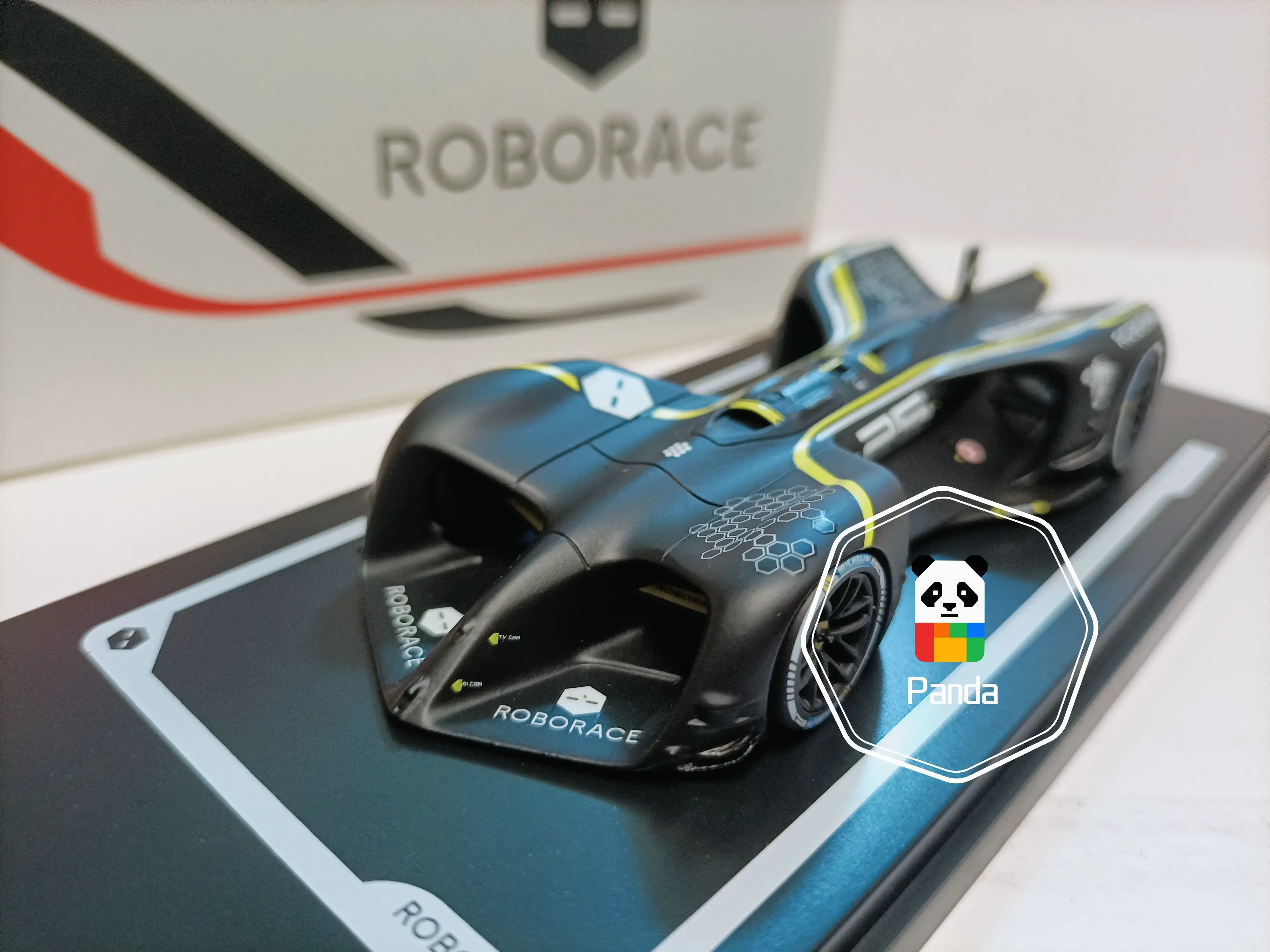 ROBORACE 1/43 Hybrid AI Mechanical Driverless Formula Racing Car Model ROBO #25 Collectible Gift Classic Static Viewing Painted