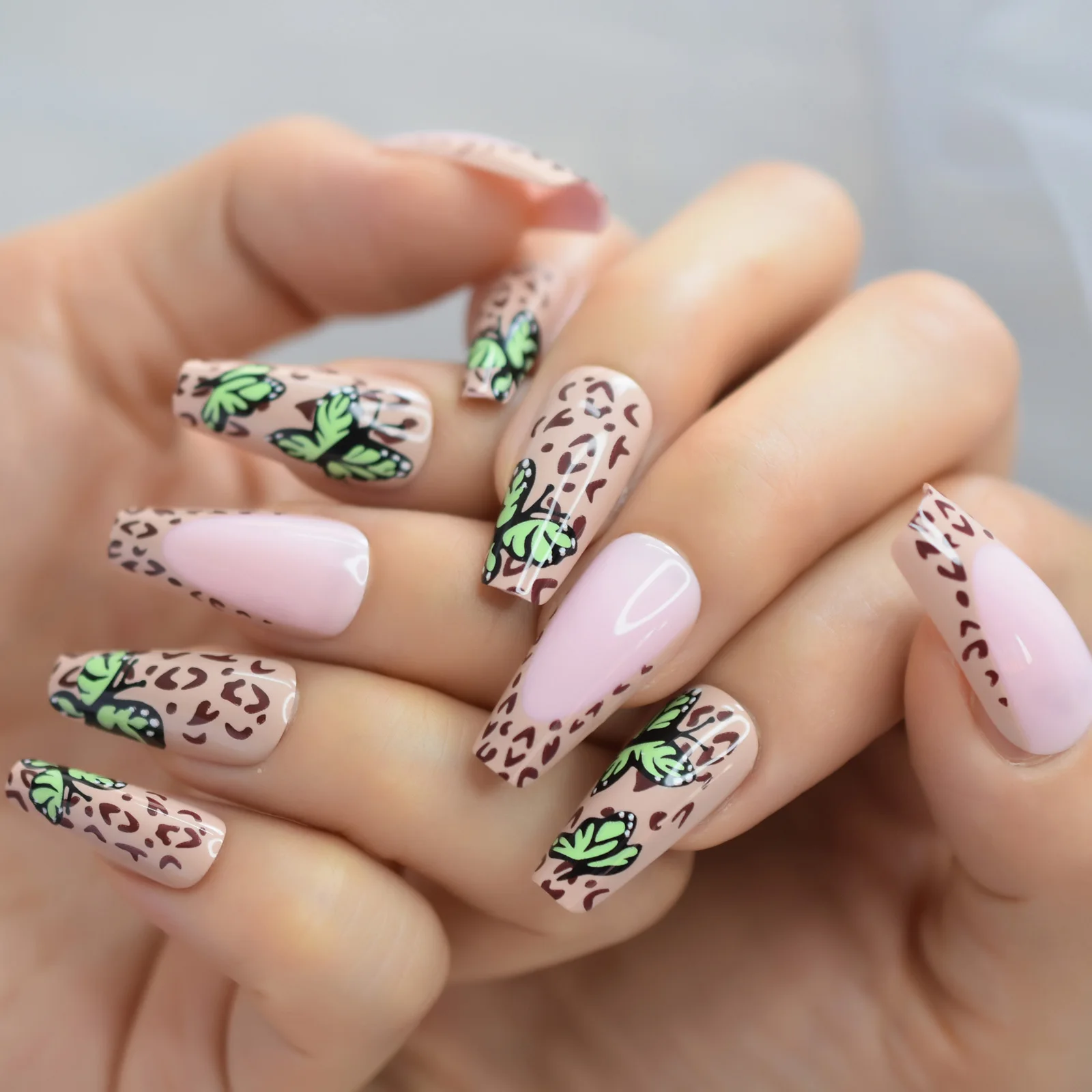 Doodskist Vlinderpers op nagels met ontwerp in lange lengte Ballerina Kunstnagels Set Europese en Amerikaanse Nail Art Tips Acryl