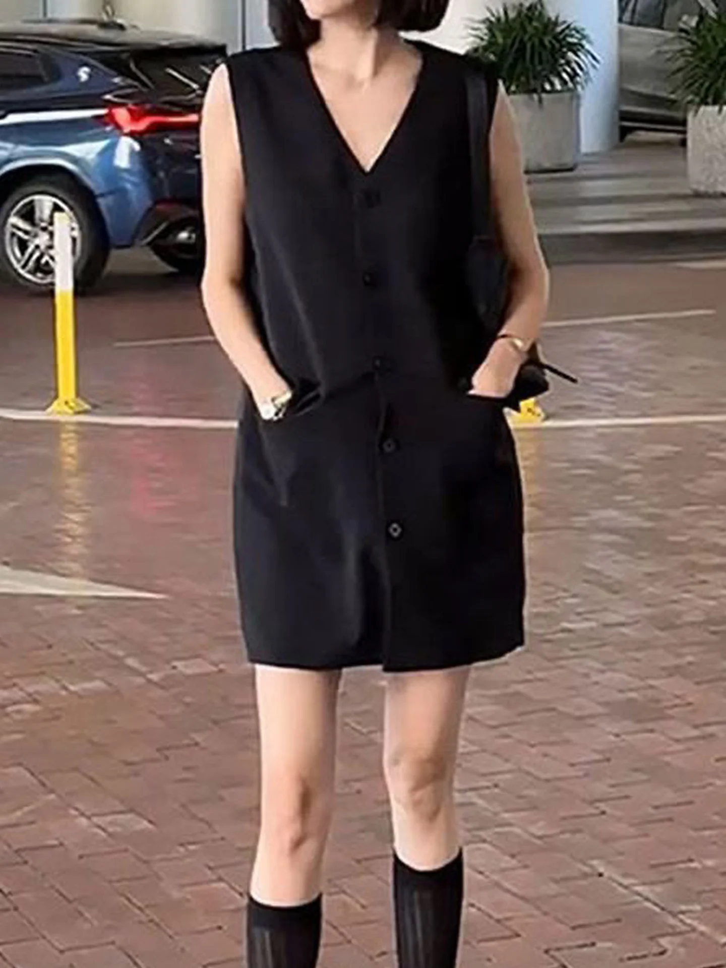 Women's V-neck Sleeveless Vest Dress Loose Fit Single Button Casual Style Summer Collection Black Short Skirt Dress