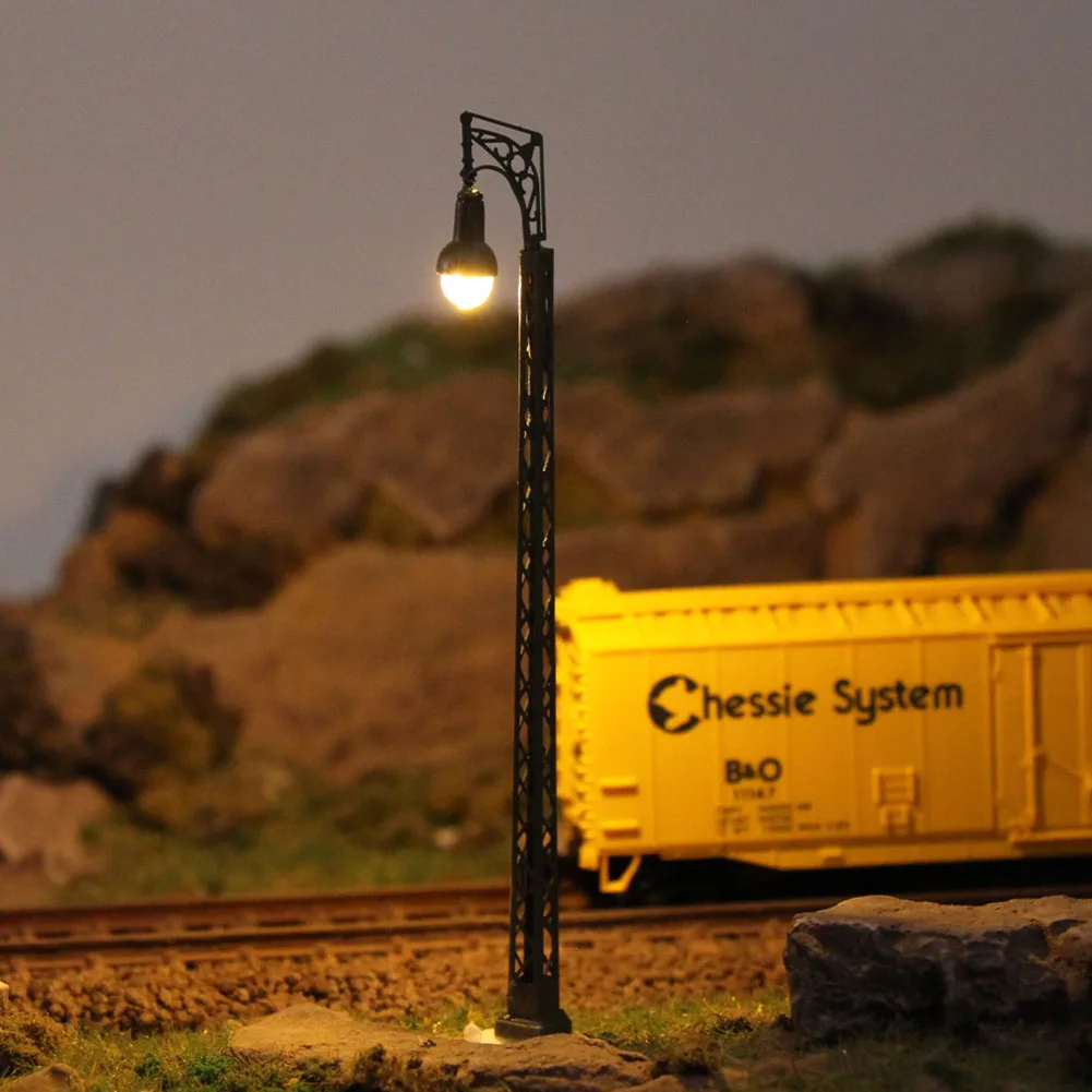 

Evemodel LQS57N 3pcs Model Railway N Scale 1:160 Lights Lattice Mast Lamp Track Warm White