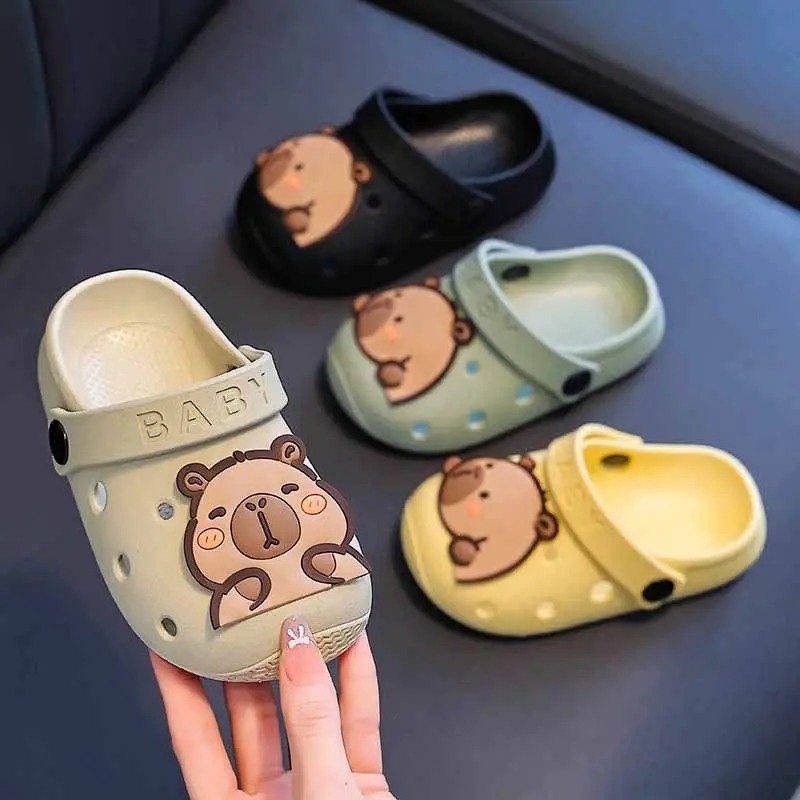 Kids Cute Capybara Clogs, Eva Garden Shoes Non-Slip Slip-On Sandals for Boys & Girls, Casual Beach Slippers with Cartoon Charms