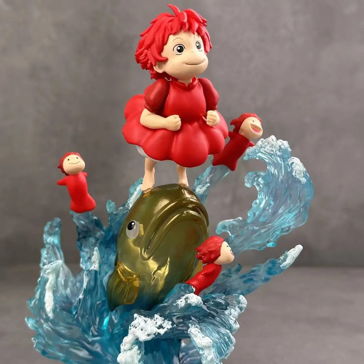 Bandai Shenyin Wave Girl Handmade Cliff Little Goldfish puede brillar Anime escena habitación escritorio modelo caja ciega en caja hecha a mano