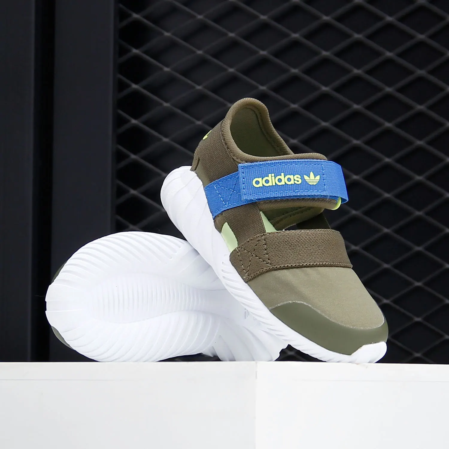 

Детские спортивные сандалии Adidas Genuine Clover DOOM SANDAL I CG6601