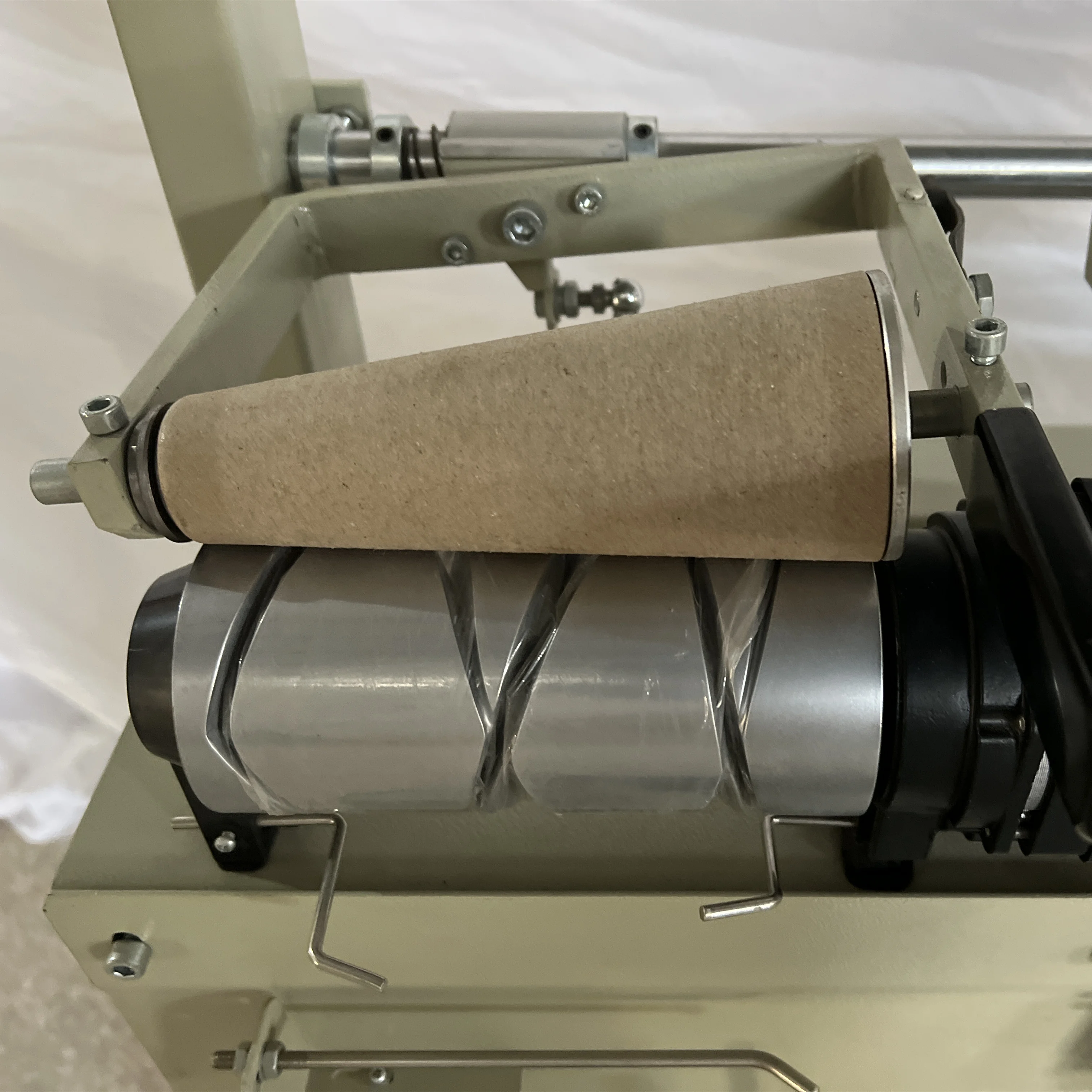 ، طبلة مخروطية للفاف الغزل ، لفاف مخروطي من الصوف رائجة البيع لفاف مخروطي