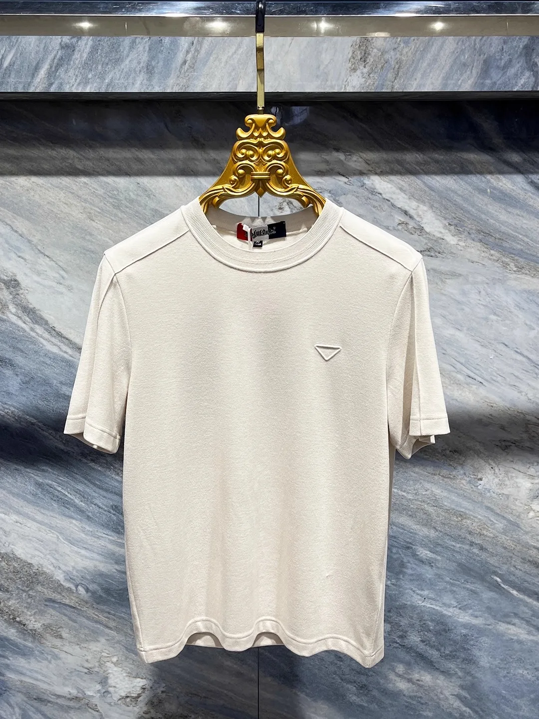 

Однотонный мужской свитер с коротким рукавом, базовая модель, осенняя коллекция 2025, модный, с простым дизайном, приталенный крой