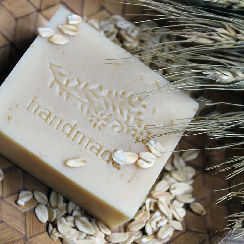 Oat Rice Low Temperature Cold Handmade Cleansing Bath Soap with Hand Gift Soaplogo