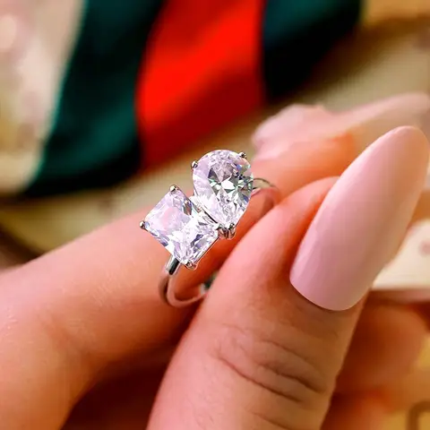 Women's Teardrop Crown Ring PT950 Platinum 4CT Moissanite Crown Rim Hand-Flattering Size-Enhancing Luxury Statement Gift