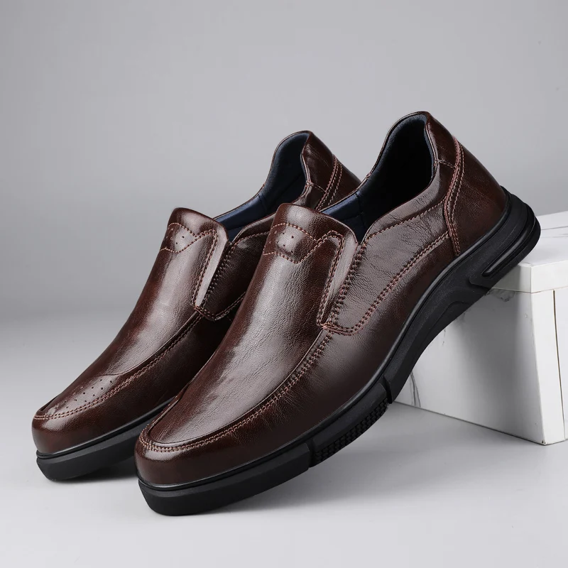 

Spring Autumn Men Casual Shoes Soft Sole Soft Surface Breathable Comfortable Fashionable Trendy Men Height Increasing Shoes