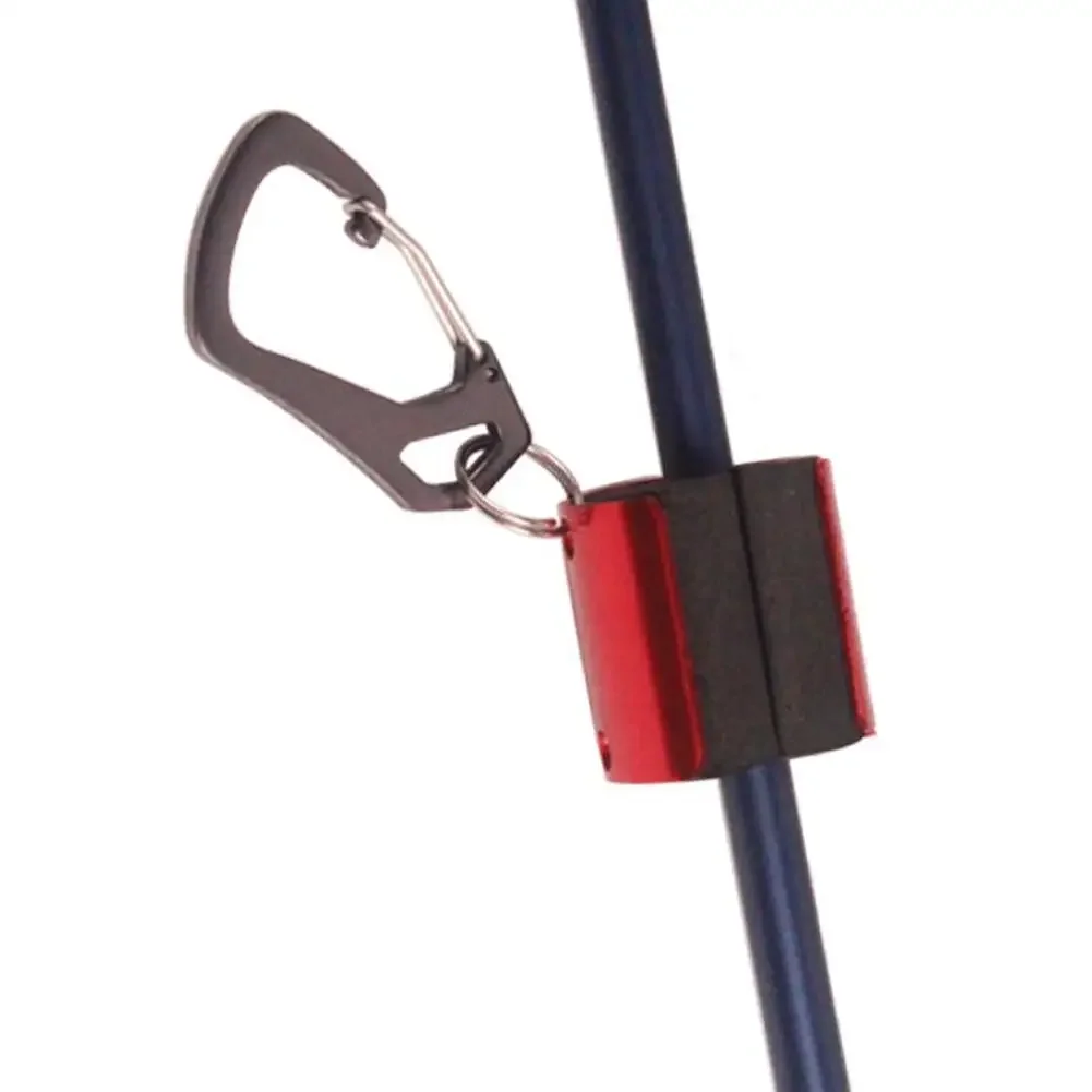 Tragbarer Angelrutenhalter aus Metall mit Karabinerhaken, zum Anbringen am Gürtel oder Rucksack, robustes Zubehör für Fliegenfischen. – Detail 5