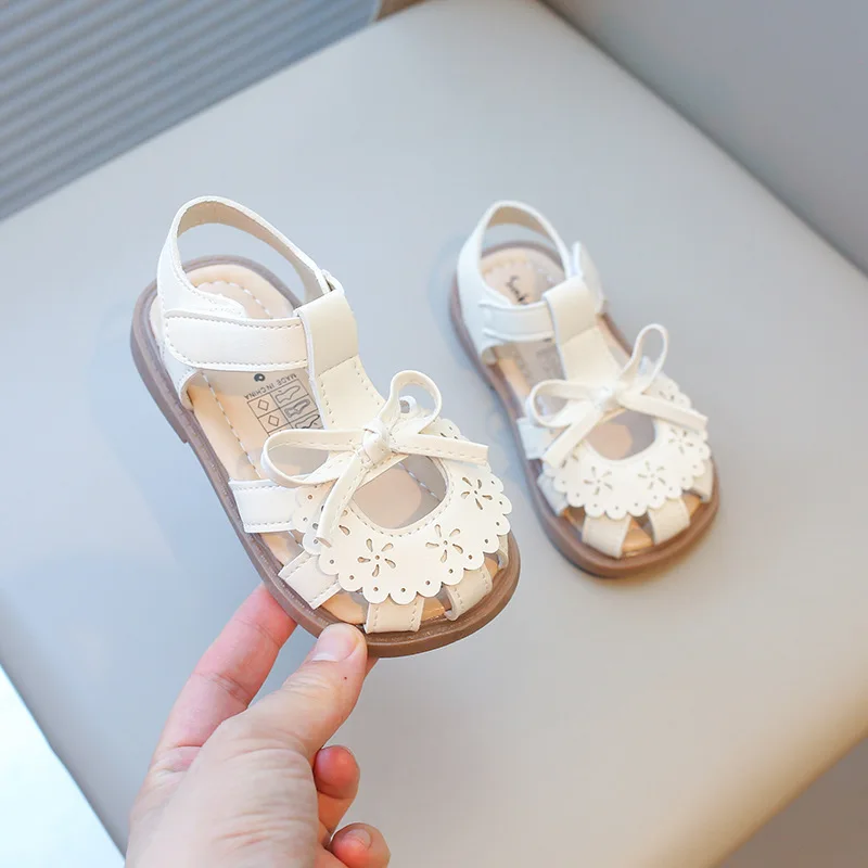 

Летние детские сандалии для девочек с вырезами, закрытым носком, цветочным узором, бежевые, розовые, из искусственной кожи, на липучке, для малышей