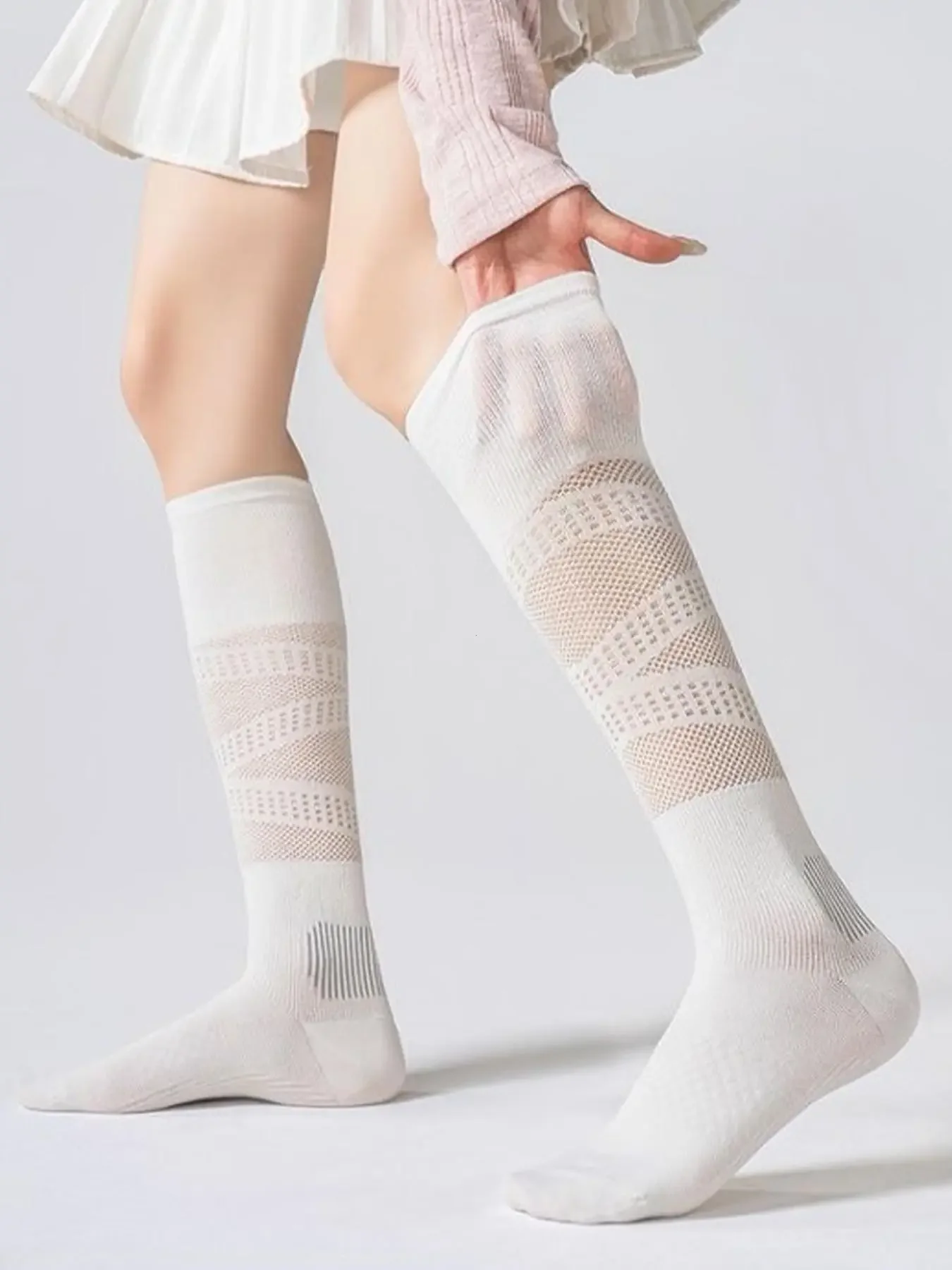 5 Pairs Women's Sports Socks, Athletic Socks, Workout Socks, Professional Compression Calf Socks, Summer Ultra-Thin Mesh Breathable, Cycling, Running, Badminton, Tennis Socks view 4