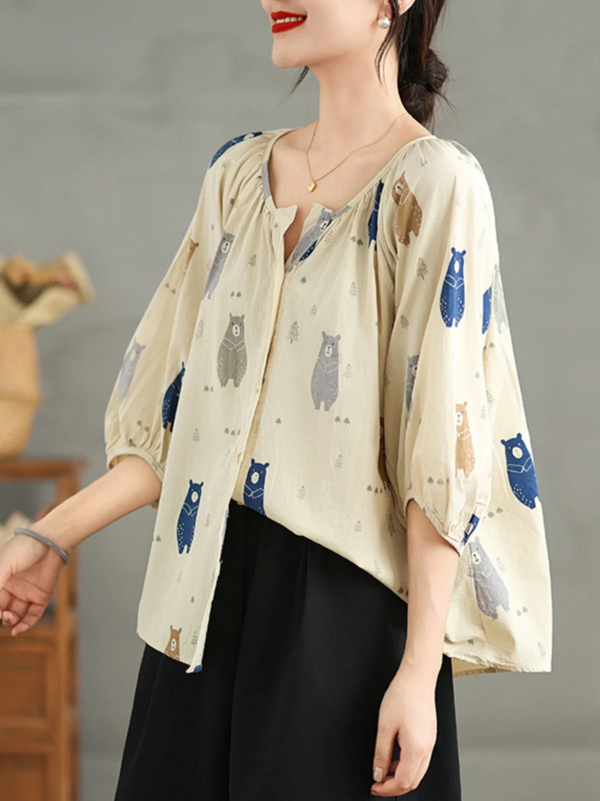 ゆったりとした綿素材のサマーニュースリーブVネックランタンスリーブベア柄フィット女性用ビジネスカジュアルファション通勤スリーブトップ