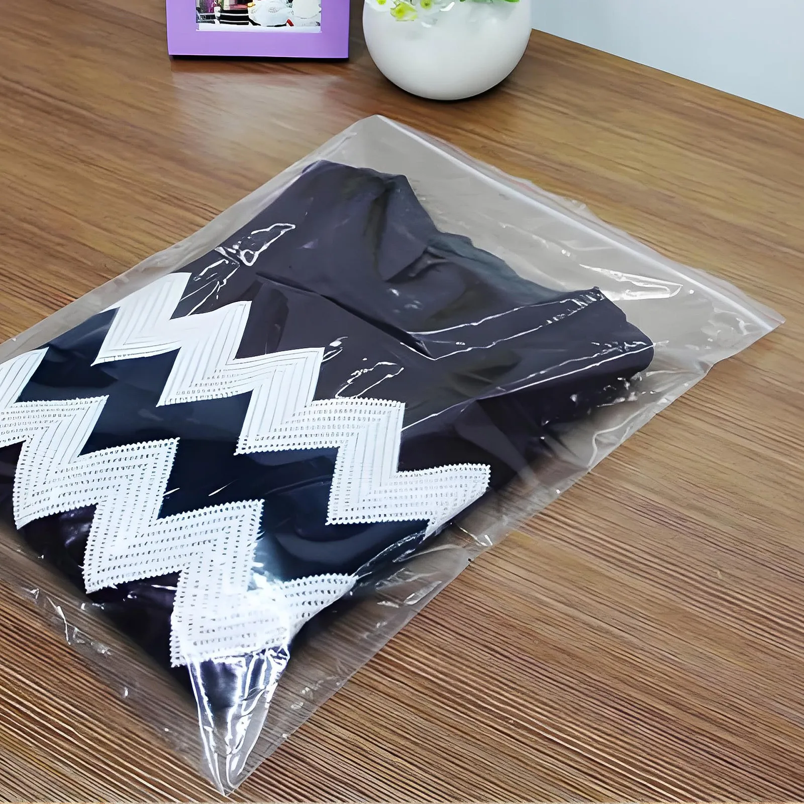 

HEALSOPTHY 12Pcs Extra Large Resealable Storage Bags 23.6x17.7 Inch Transparent Plastic Organizers for Travel Home Clothes